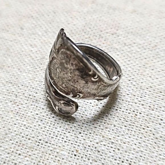 Antique 1847 Rogers Bros Sterling Silver Floral Bypass Spoon Ring - Picture 3 of 8